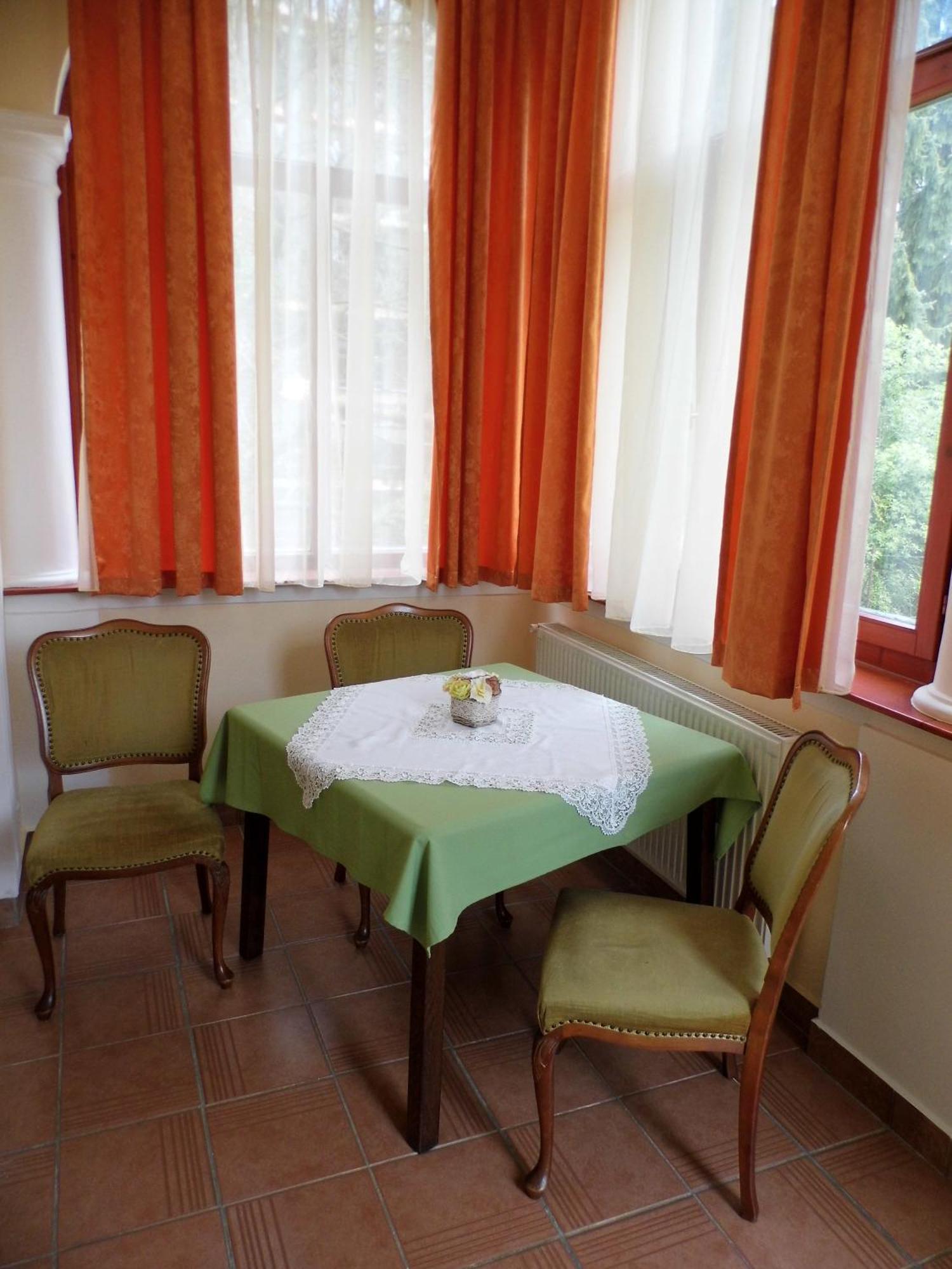 Anna Villa Keszthely Δωμάτιο φωτογραφία